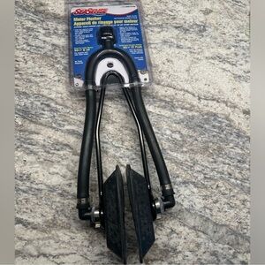 Seasense Motor Flusher with Black Hoses